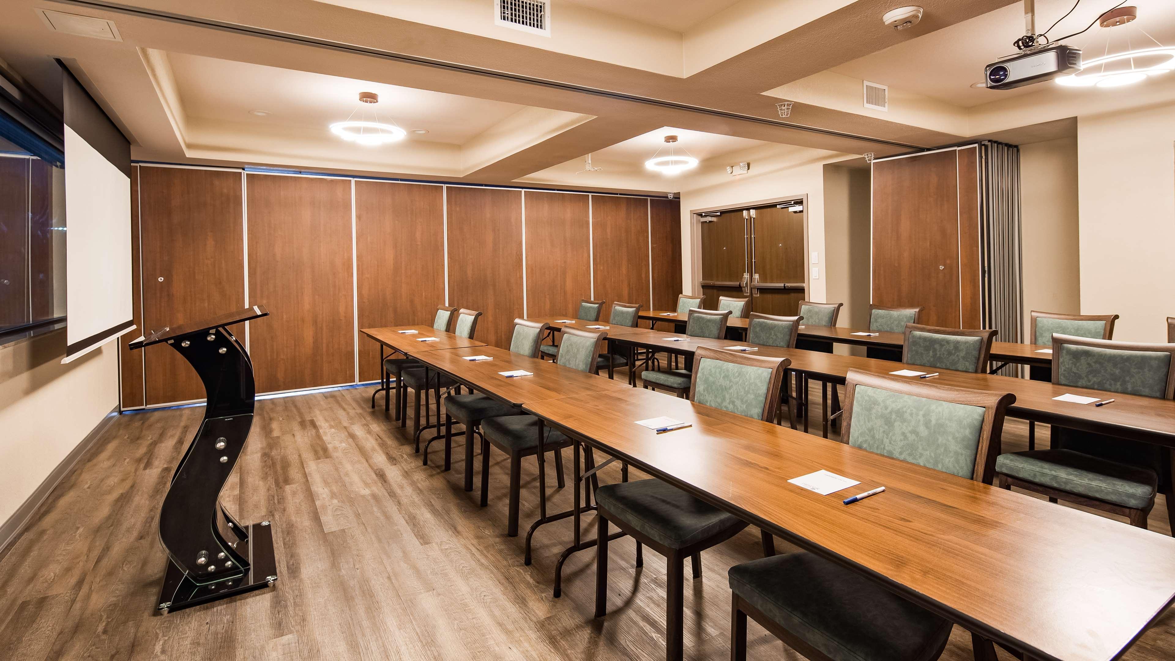 Hotel Manhattan, BW Signature Collection New Caney Екстериор снимка